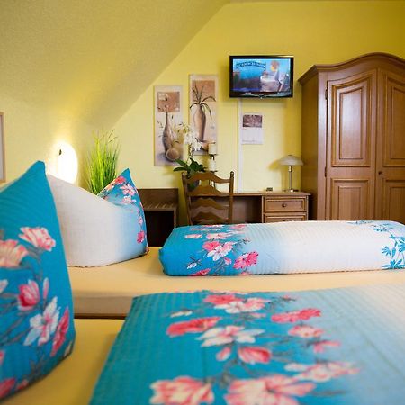 Hotel Zur Bruecke Krefeld Bagian luar foto