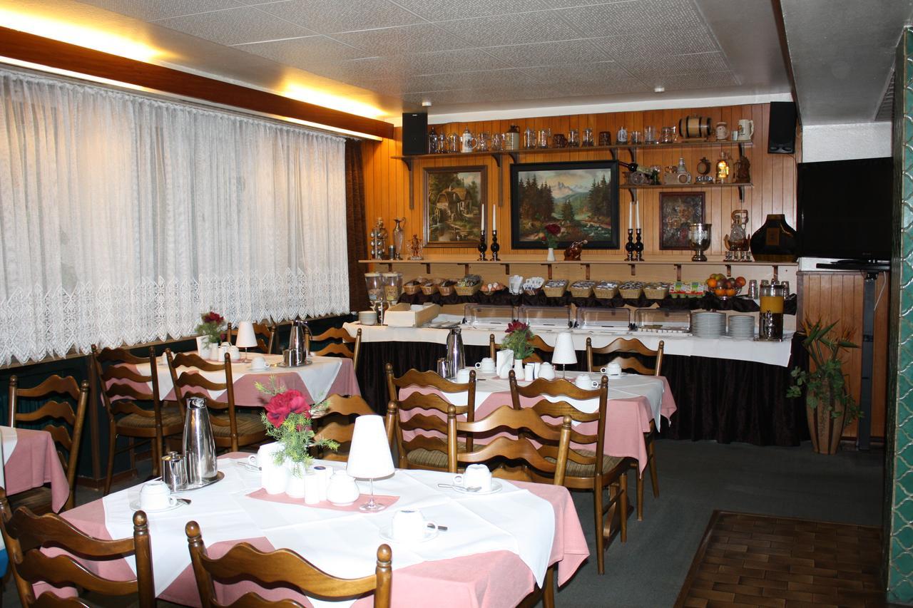 Hotel Zur Bruecke Krefeld Bagian luar foto